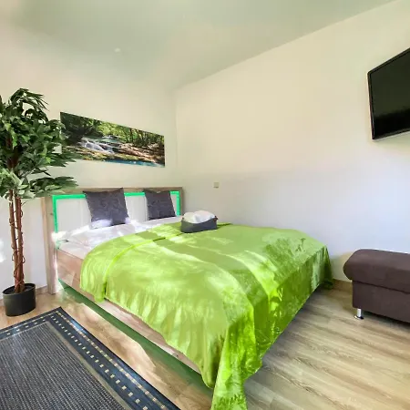 Апартаменты Wohlfuehl-apartment Mit Kostenfreier Tiefgarage, Wifi & Terrasse Лейпциг