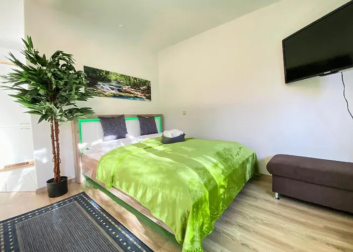 Апартаменты Wohlfuehl-apartment Mit Kostenfreier Tiefgarage, Wifi & Terrasse Лейпциг