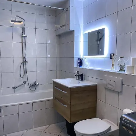 Wohlfühl-apartment Mit Kostenfreier Tiefgarage, Wifi&terrasse *